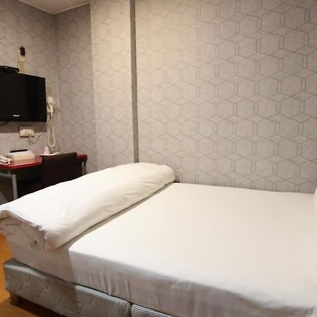 Baoshan Hotel Csungli Kültér fotó