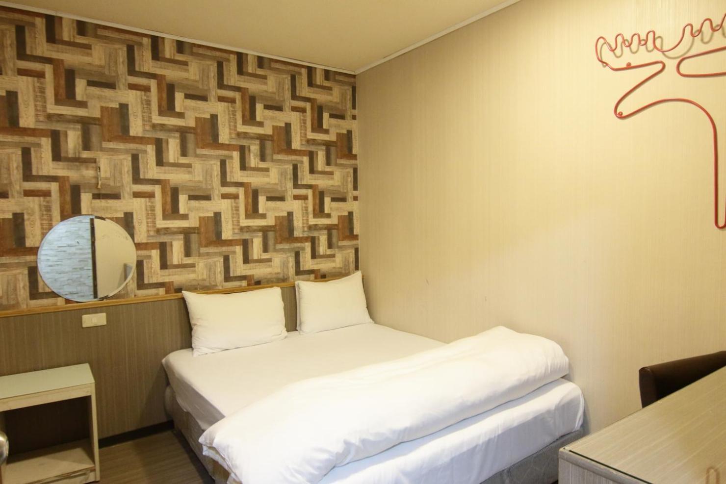 Baoshan Hotel Csungli Kültér fotó