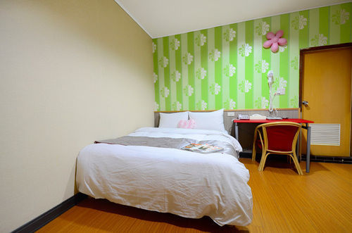Baoshan Hotel Csungli Kültér fotó